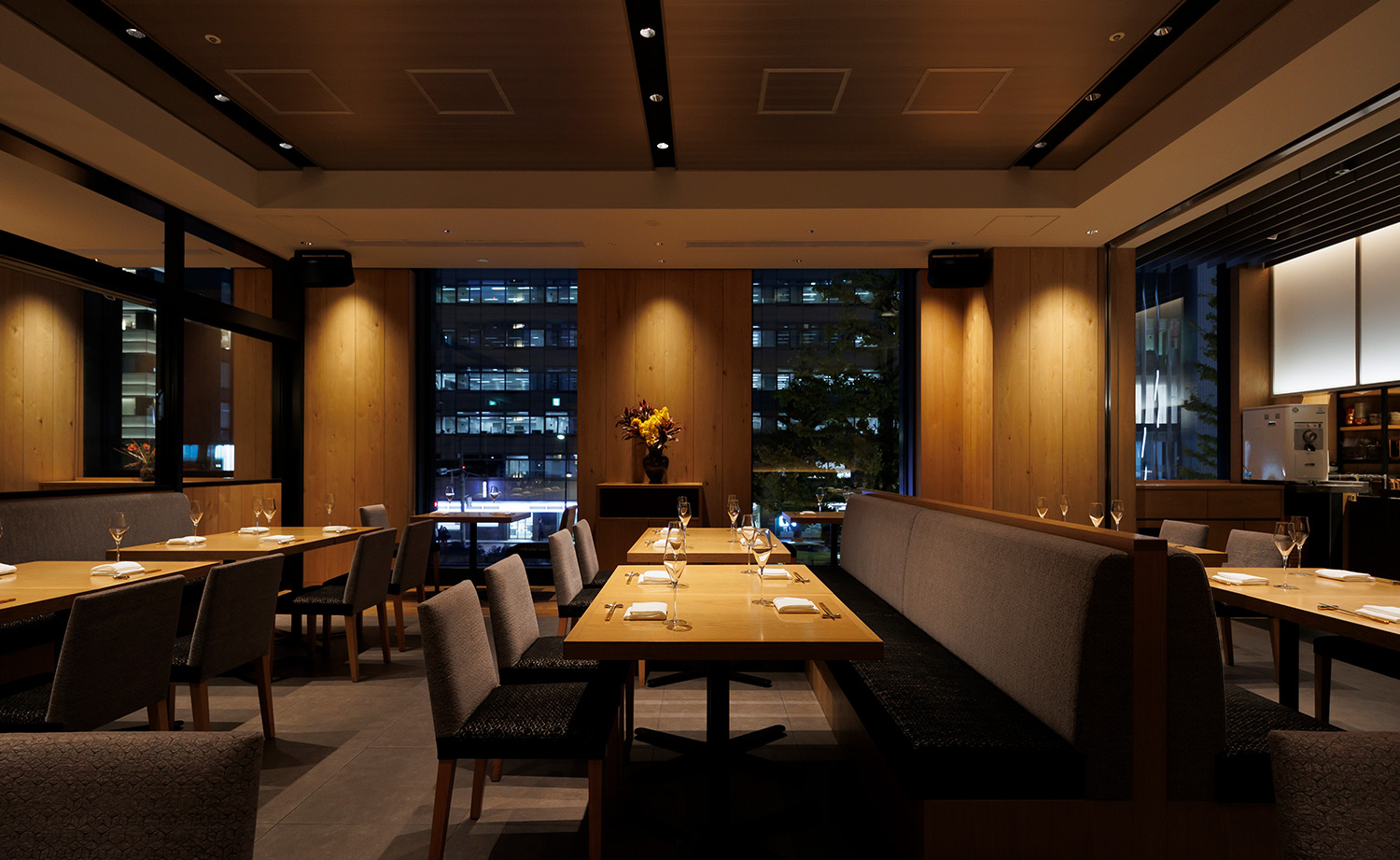 公式】SHARI東銀座｜歌舞伎座すぐの創作和食＆鉄板焼き